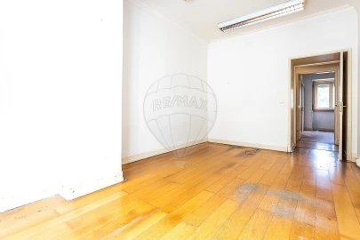 Apartamento T4 para Venda em Areeiro