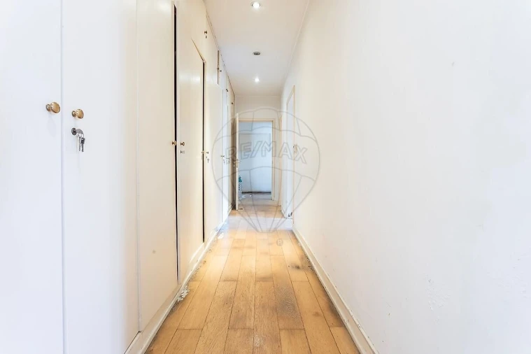 Apartamento T4 para Venda em Areeiro Foto 29