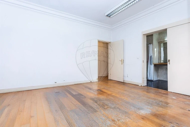 Apartamento T4 para Venda em Areeiro Foto 22