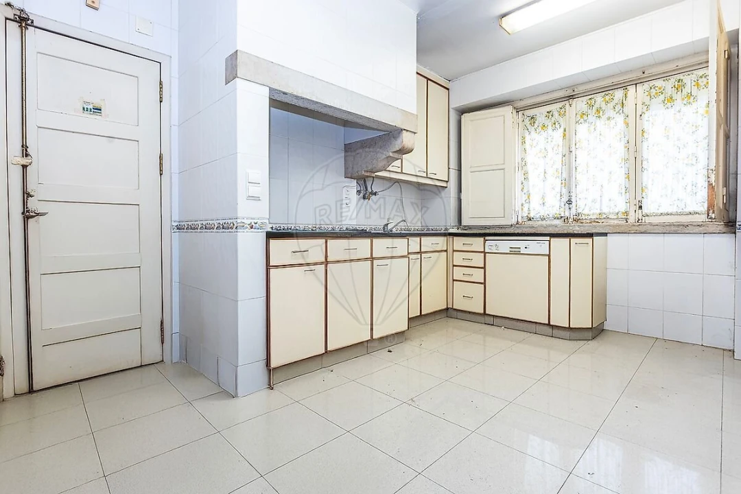 Apartamento T4 para Venda em Areeiro Foto 11