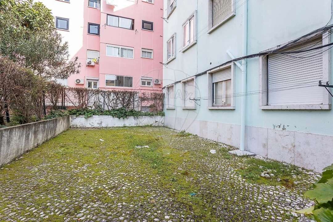 Apartamento T4 para Venda em Areeiro Foto 30