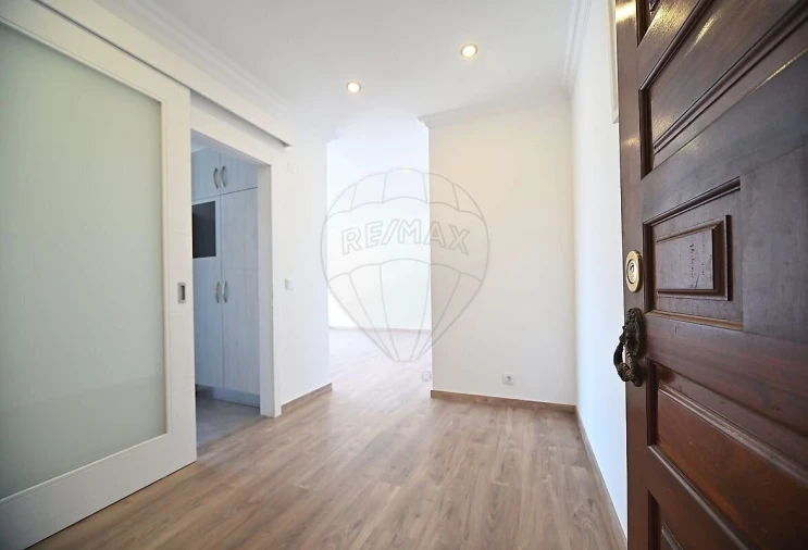 Apartamento T3 para Venda em Loures Foto 3