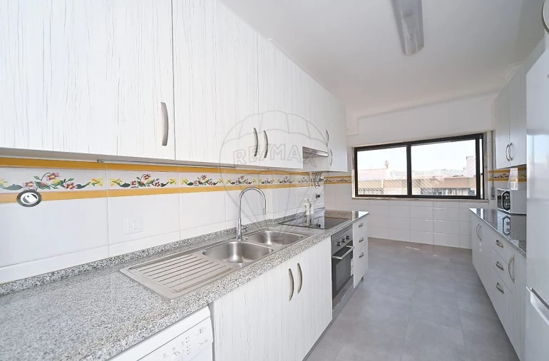 Apartamento T3 para Venda em Loures Foto 17