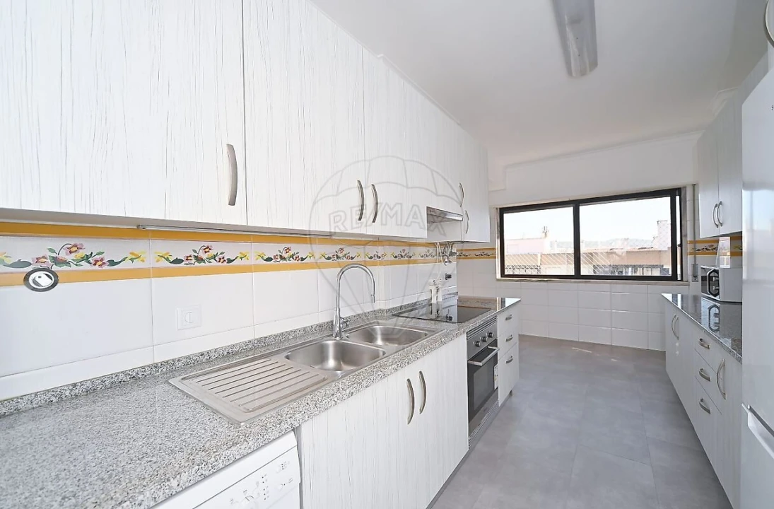 Apartamento T3 para Venda em Loures Foto 17