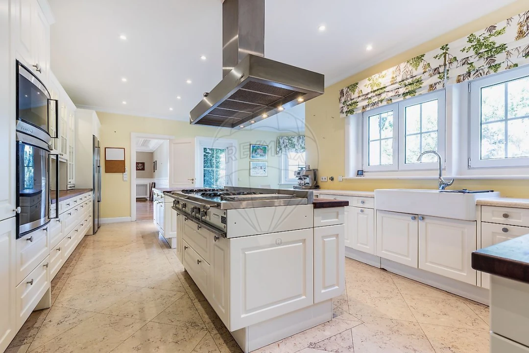 Moradia T6 para Venda em Alcabideche Foto 10