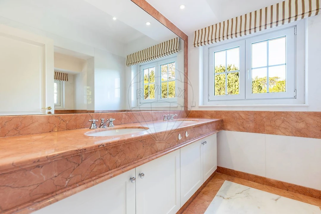 Moradia T6 para Venda em Alcabideche Foto 37