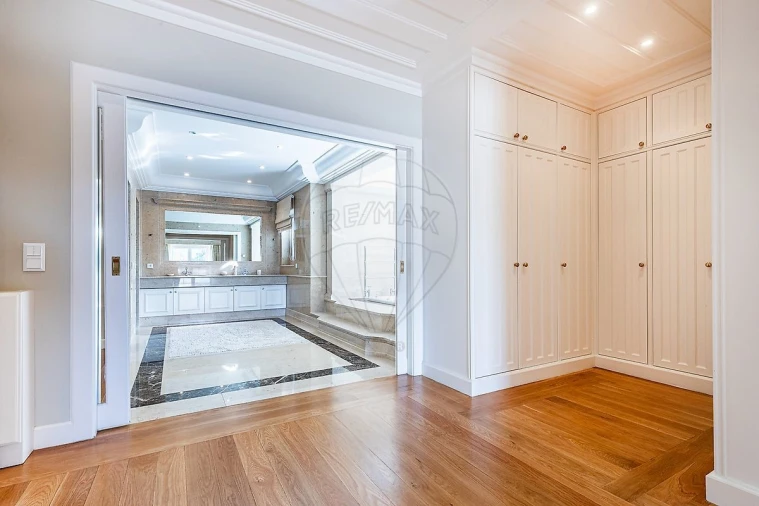 Moradia T6 para Venda em Alcabideche Foto 29