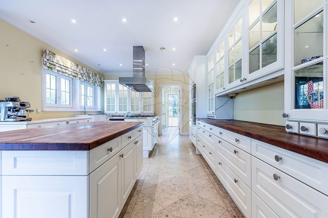 Moradia T6 para Venda em Alcabideche Foto 12