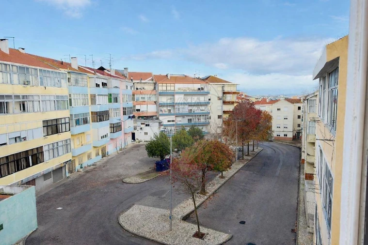 Apartamento T1 para Venda em Amora Foto 14