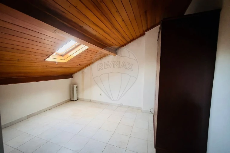 Apartamento T1 para Venda em Amora Foto 11