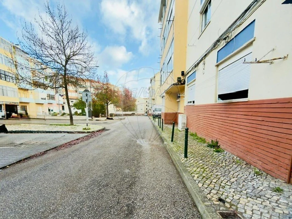 Apartamento T1 para Venda em Amora Foto 15