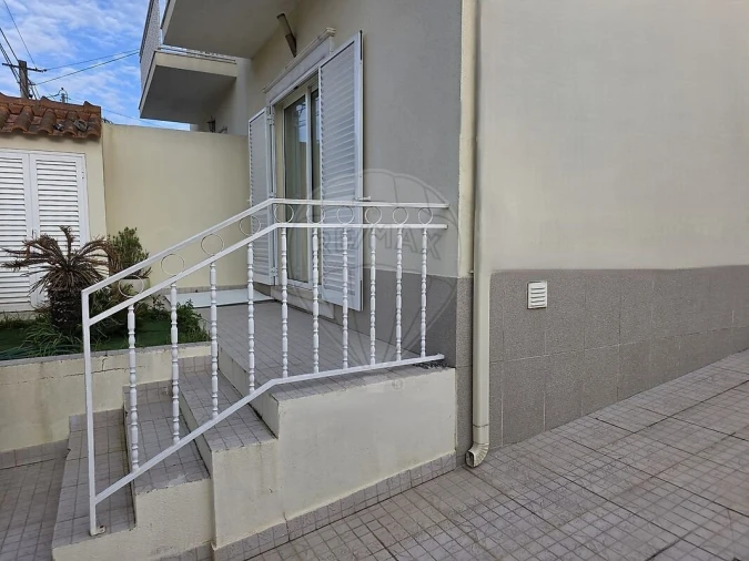 Moradia T2 para Venda em Quinta do Conde Foto 9