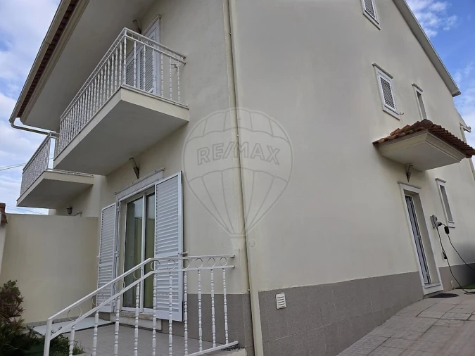 Moradia T2 para Venda em Quinta do Conde Foto 2