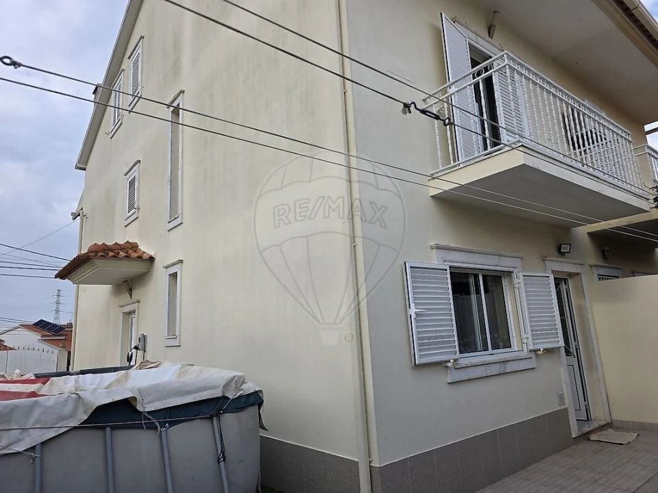 Moradia T2 para Venda em Quinta do Conde Foto 5