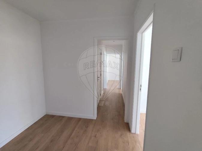 Apartamento T2 para Venda em São Domingos de Benfica Foto 6