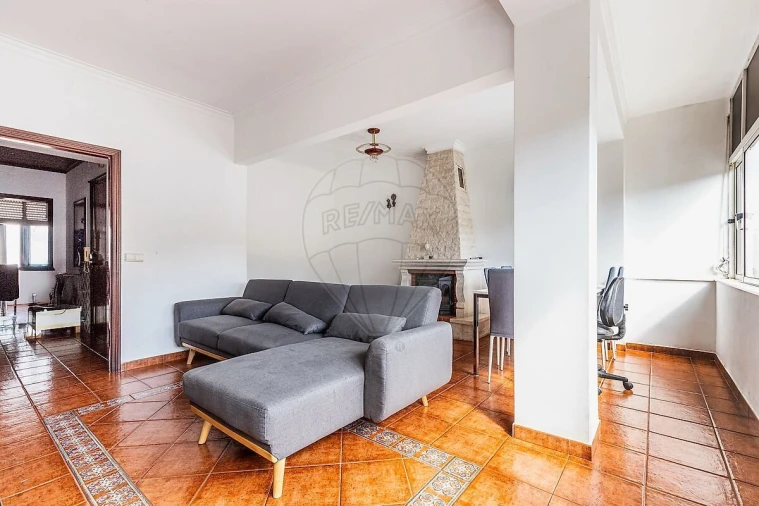 Apartamento T2 para Venda em Águas Livres Foto 5