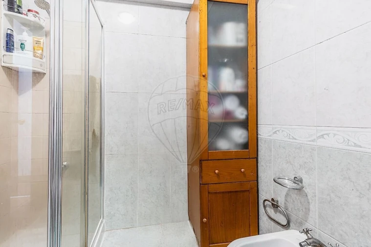 Apartamento T2 para Venda em Águas Livres Foto 17