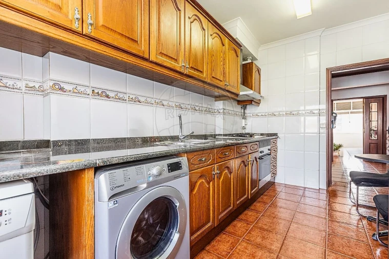 Apartamento T2 para Venda em Águas Livres Foto 16