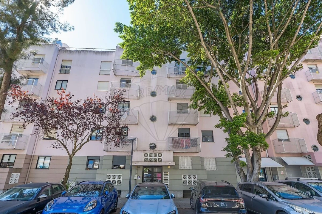 Apartamento T3 para Venda em Olivais Foto 3