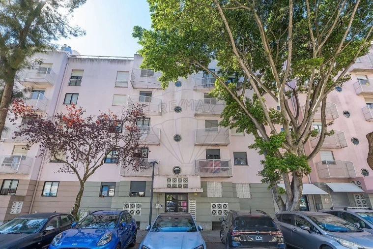 Apartamento T3 para Venda em Olivais Foto 3