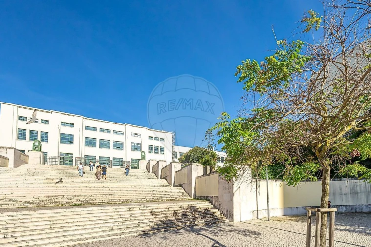 Loja para Arrendamento em Arroios Foto 4