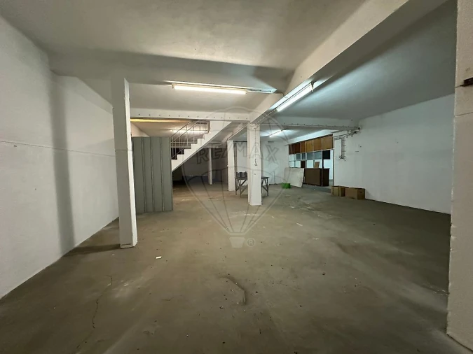 Loja para Arrendamento em Arroios Foto 8