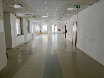 Escritório para Arrendamento em Avenidas Novas