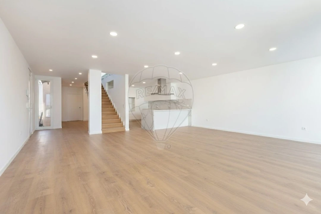 Moradia T4 para Venda em Ericeira Foto 3