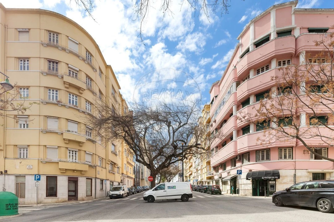 Apartamento T4 para Venda em Avenidas Novas Foto 2