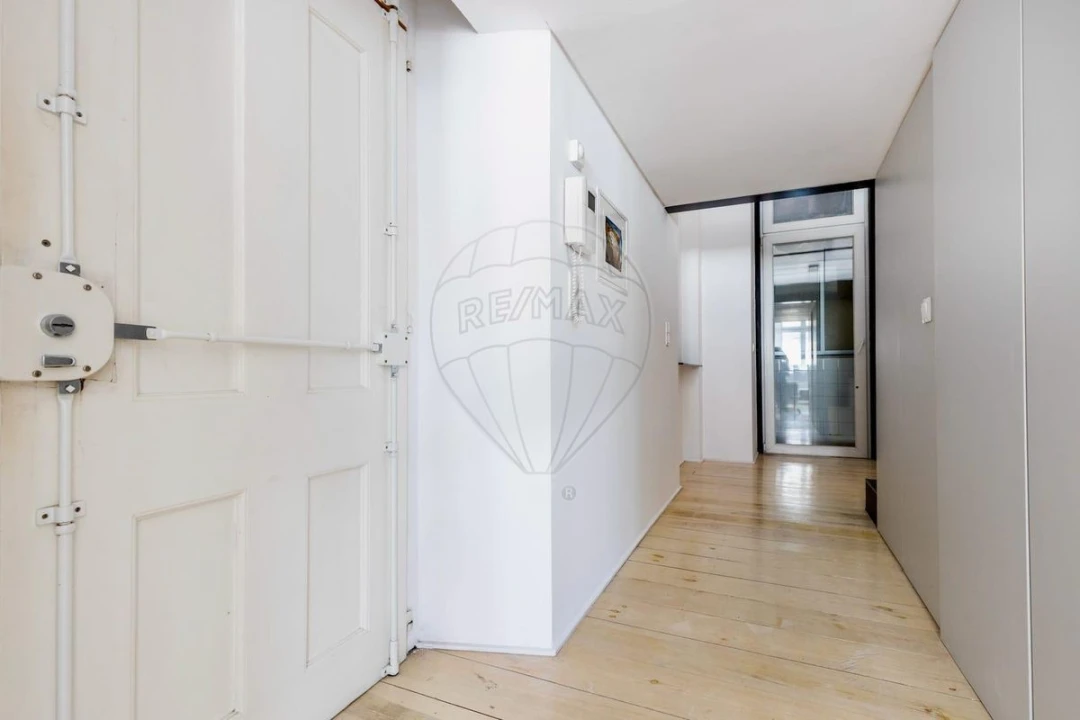 Apartamento T0 para Venda em Santa Maria Maior Foto 10