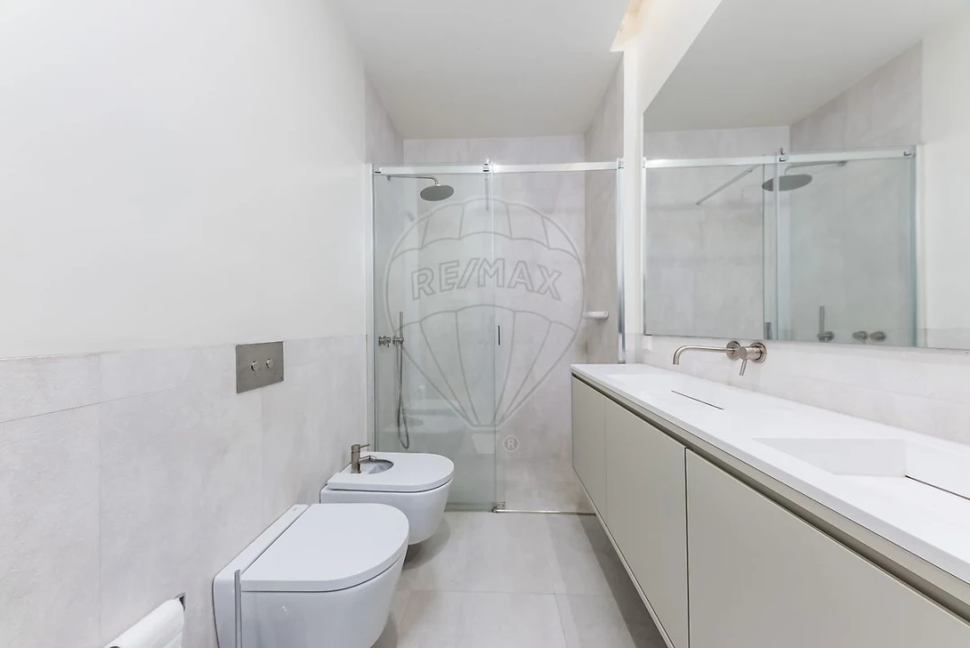 Apartamento T1 para Venda em Santo António Foto 14