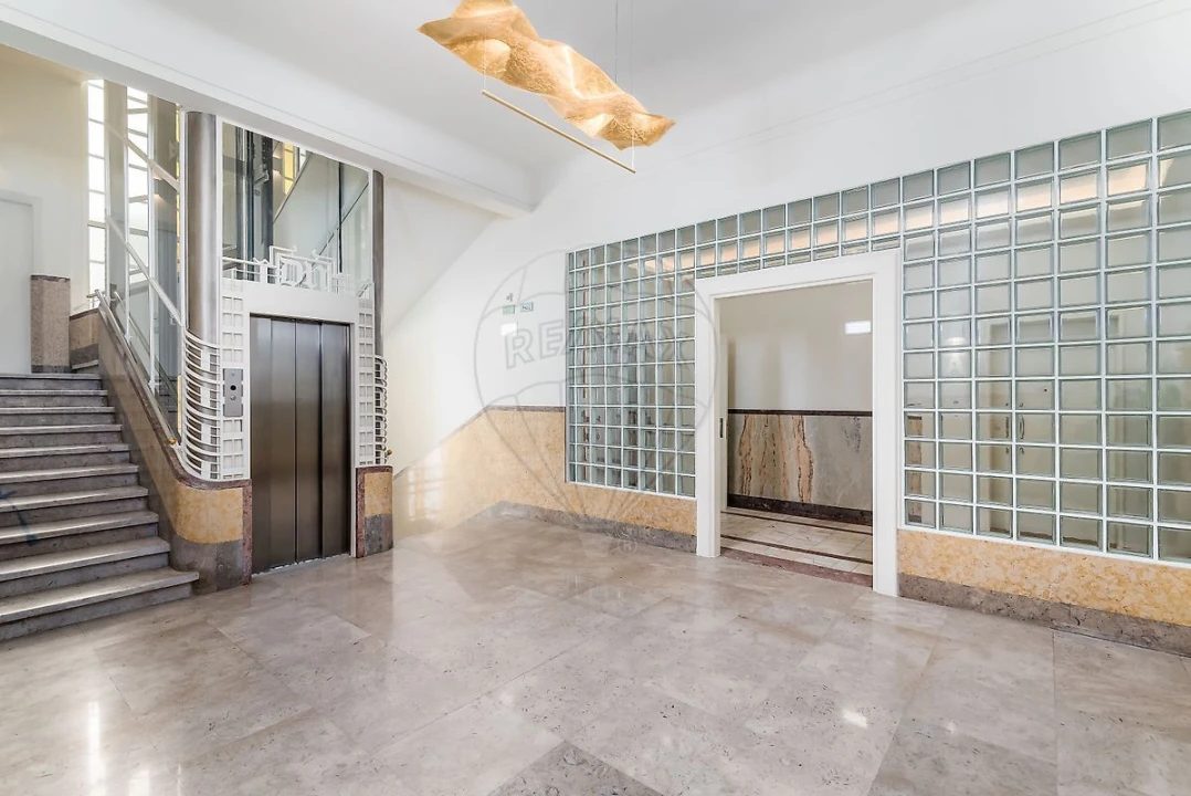 Apartamento T1 para Venda em Santo António Foto 7