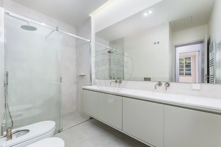 Apartamento T1 para Venda em Santo António Foto 17