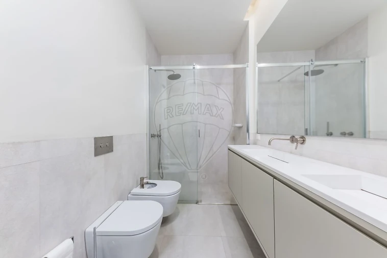 Apartamento T1 para Venda em Santo António Foto 14