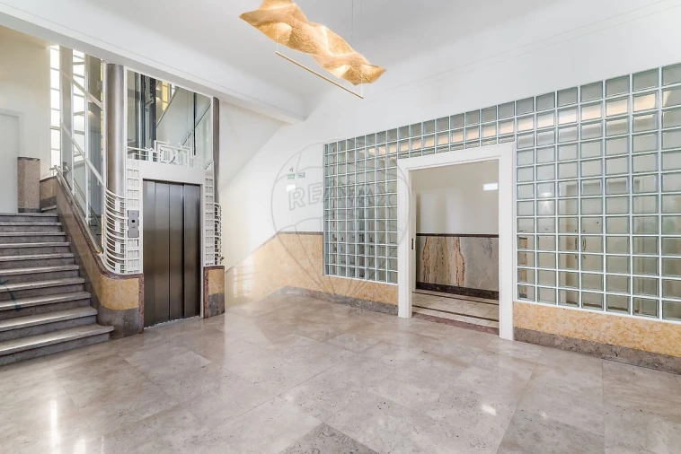 Apartamento T1 para Venda em Santo António Foto 7