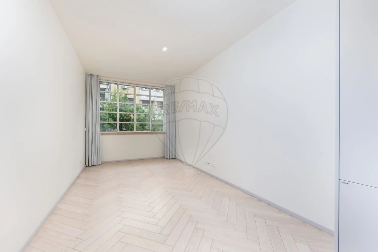 Apartamento T1 para Venda em Santo António Foto 6