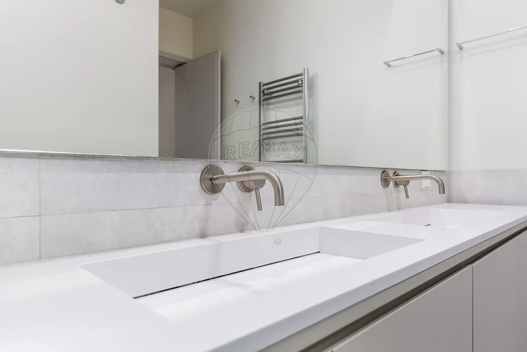 Apartamento T1 para Venda em Santo António Foto 18