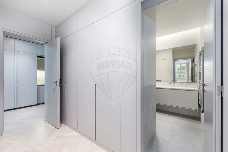 Apartamento T1 para Venda em Santo António Foto 5