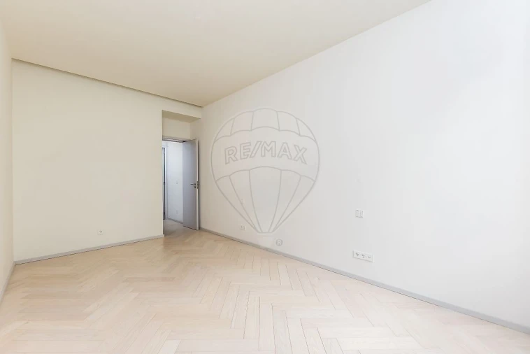 Apartamento T1 para Venda em Santo António Foto 16