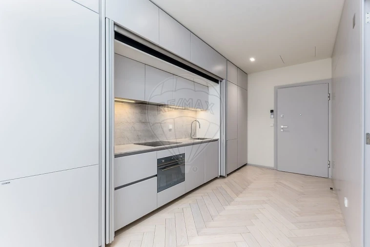 Apartamento T1 para Venda em Santo António Foto 15