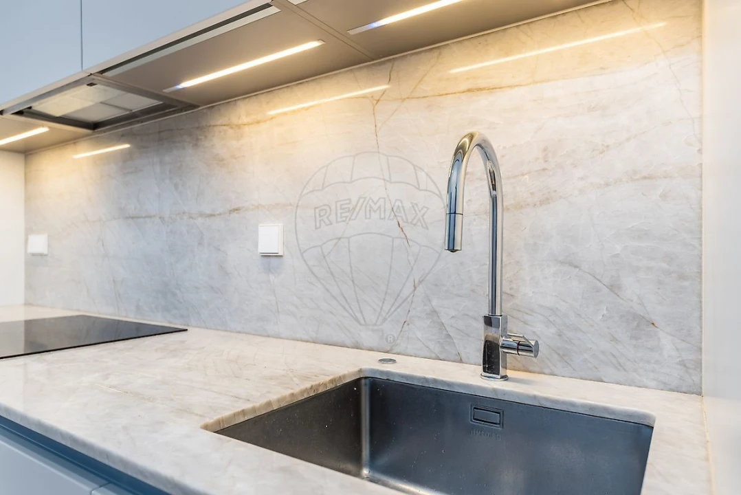 Apartamento T1 para Venda em Santo António Foto 8