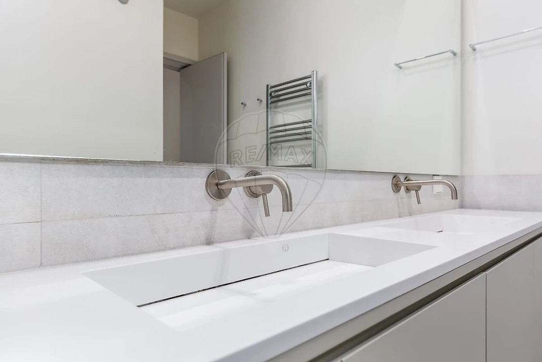 Apartamento T1 para Venda em Santo António Foto 18