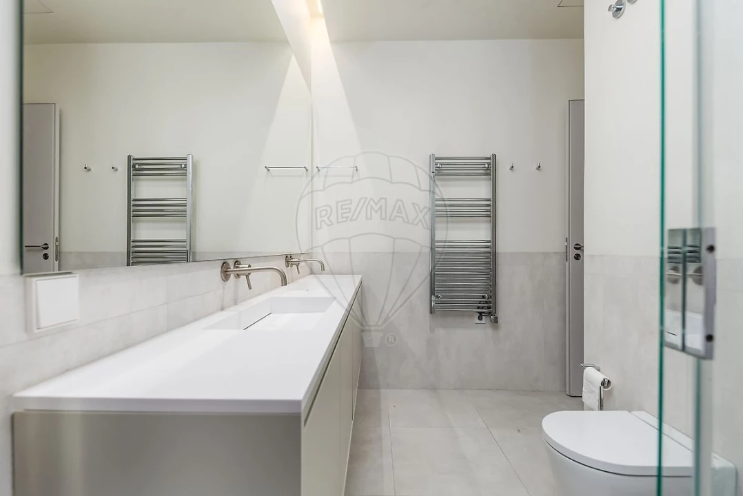 Apartamento T1 para Venda em Santo António Foto 21