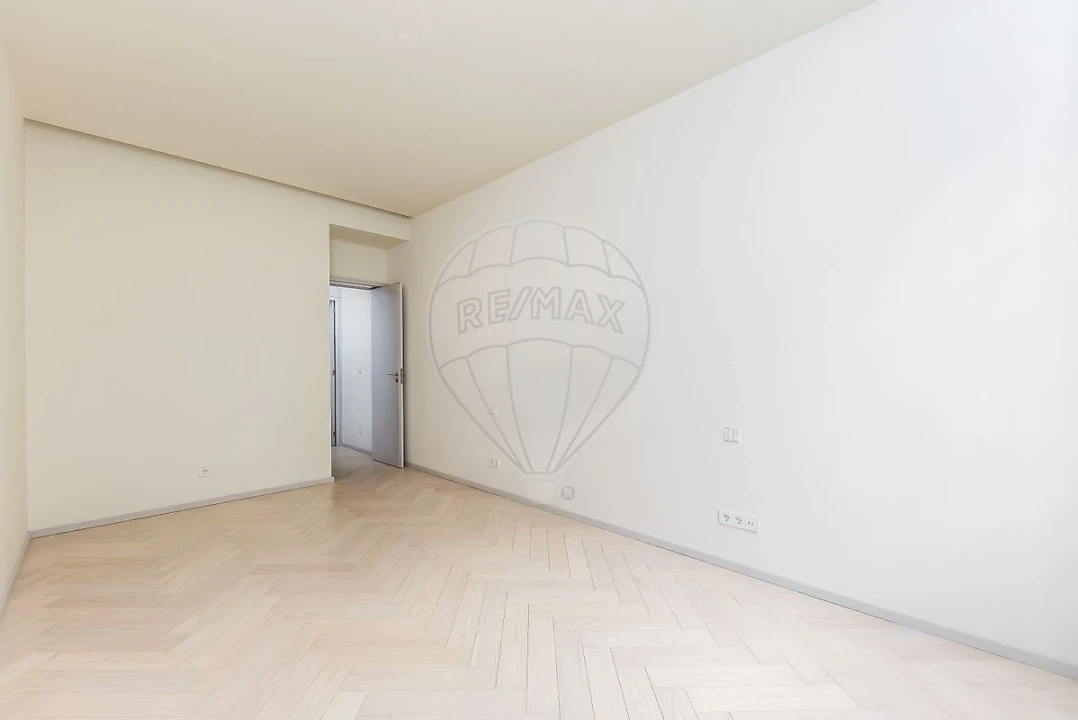 Apartamento T1 para Venda em Santo António Foto 16