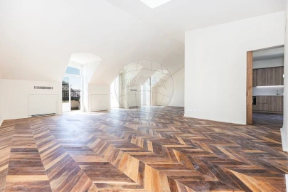 Apartamento T4 para Venda em Santa Maria Maior