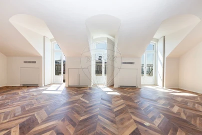 Apartamento T4 para Venda em Santa Maria Maior