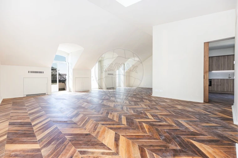Apartamento T4 para Venda em Santa Maria Maior Foto 3