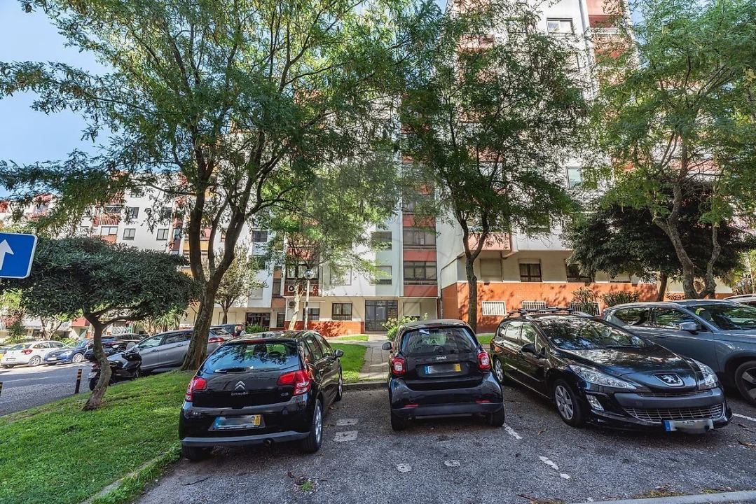 Apartamento T2 para Venda em Alfragide Foto 30