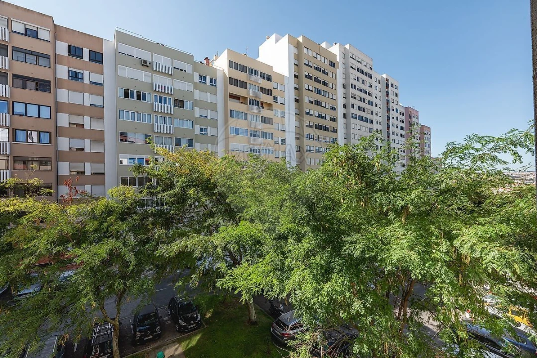 Apartamento T2 para Venda em Alfragide Foto 35