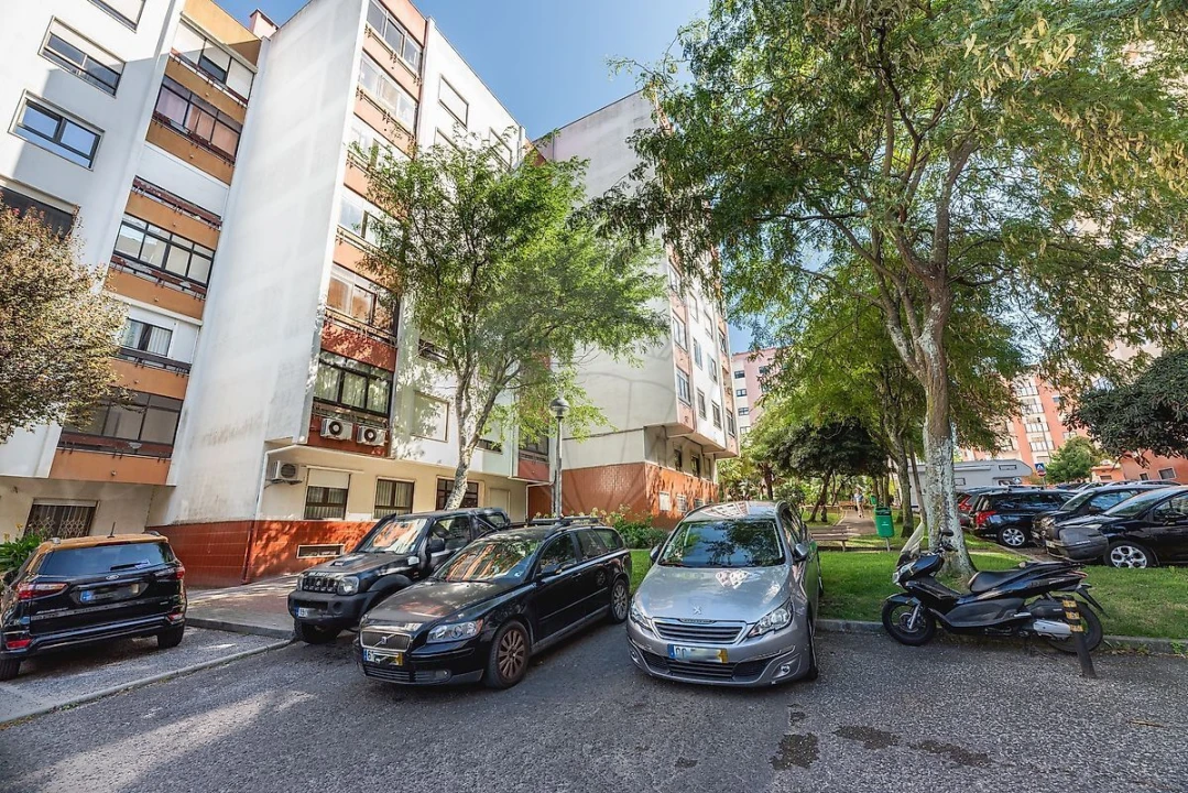 Apartamento T2 para Venda em Alfragide Foto 36